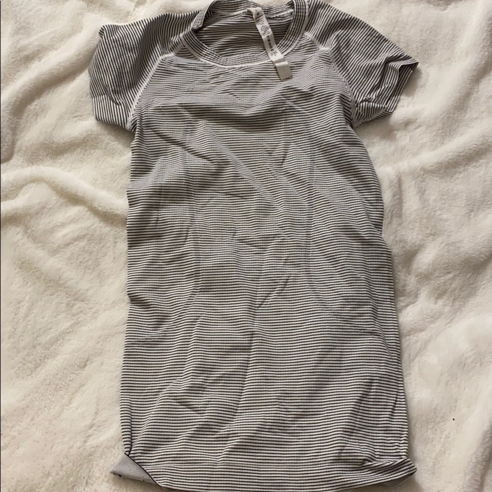 Lululemon T-shirt